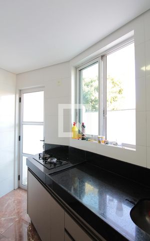 Apartamento para alugar com 110m², 2 quartos e 2 vagasCozinha