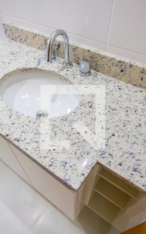 Apartamento para alugar com 85m², 3 quartos e 2 vagas Apartamento para alugar com 85m², 3 quartos e 2 vagasBanheiro social