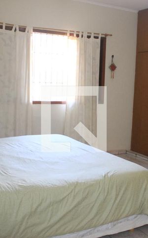 Casa à venda com 175m², 3 quartos e 2 vagasQuarto 3