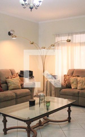 Casa à venda com 175m², 3 quartos e 2 vagasSala
