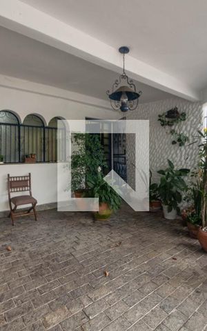 Casa à venda com 155m², 3 quartos e 2 vagas Casa à venda com 155m², 3 quartos e 2 vagasQuintal
