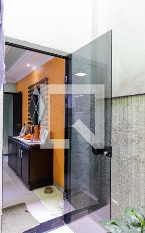 Casa à venda com 300m², 3 quartos e 8 vagas Casa à venda com 300m², 3 quartos e 8 vagasÁrea de Serviço