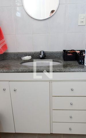 Apartamento à venda com 82m², 3 quartos e 1 vaga Apartamento à venda com 82m², 3 quartos e 1 vagaBanheiro