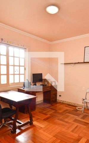 Casa à venda com 670m², 8 quartos e 8 vagas Casa à venda com 670m², 8 quartos e 8 vagasQuarto2