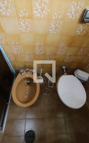 Casa à venda com 300m², 6 quartos e 7 vagasBanheiro 2