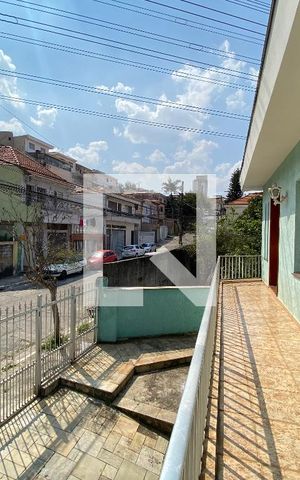 Casa à venda com 300m², 6 quartos e 7 vagas Casa à venda com 300m², 6 quartos e 7 vagasEntrada