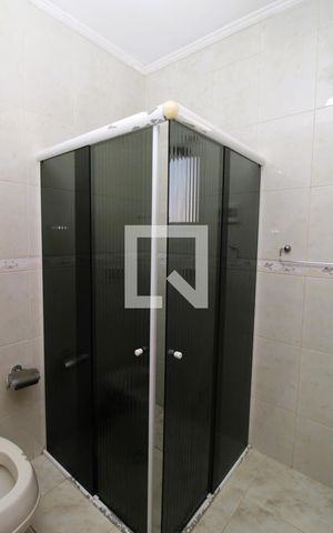 Casa à venda com 300m², 6 quartos e 7 vagasBanheiro da Suíte