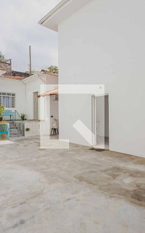 Casa à venda com 300m², 4 quartos e 6 vagasQuintal