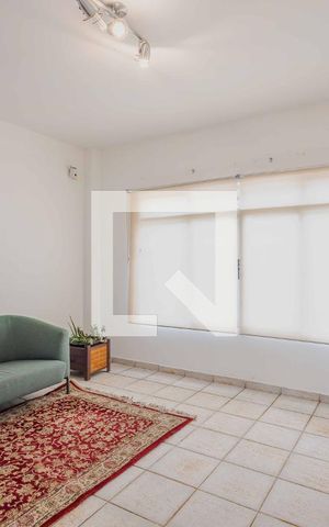 Casa à venda com 300m², 4 quartos e 6 vagasSala