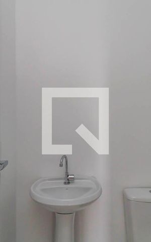 Apartamento à venda com 40m², 2 quartos e sem vaga Apartamento à venda com 40m², 2 quartos e sem vagaBanheiro