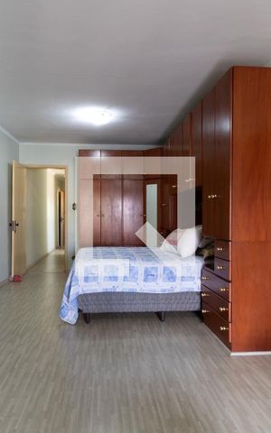 Casa à venda com 200m², 2 quartos e 2 vagasSuíte