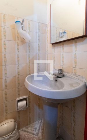 Casa à venda com 200m², 2 quartos e 2 vagasBanheiro 3