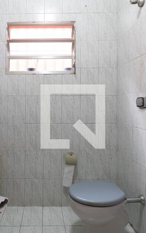 Casa à venda com 200m², 2 quartos e 2 vagasBanheiro 1