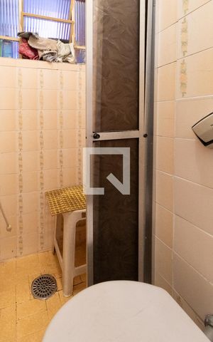Casa à venda com 200m², 2 quartos e 2 vagasBanheiro 3
