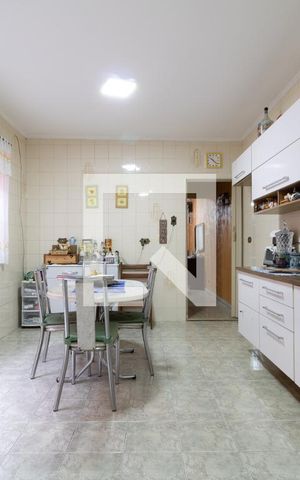 Casa à venda com 200m², 2 quartos e 2 vagasCozinha