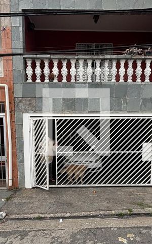 Casa à venda com 200m², 2 quartos e 2 vagasFachada