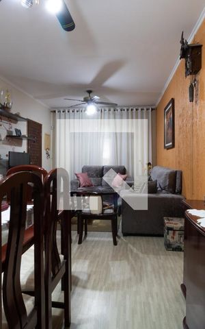 Casa à venda com 200m², 2 quartos e 2 vagasSala