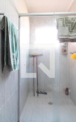 Casa à venda com 200m², 2 quartos e 2 vagasSuíte
