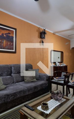 Casa à venda com 200m², 2 quartos e 2 vagasSala