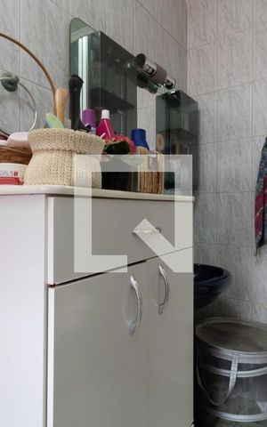 Casa à venda com 200m², 2 quartos e 2 vagasSuíte