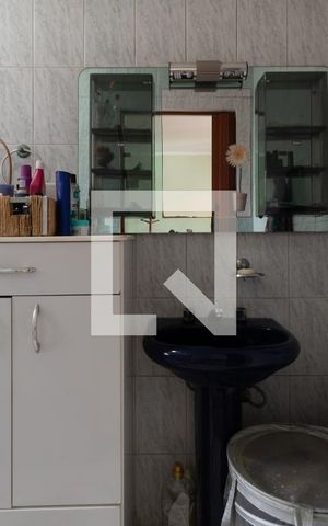 Casa à venda com 200m², 2 quartos e 2 vagasSuíte