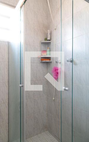Casa à venda com 200m², 2 quartos e 2 vagasBanheiro 2