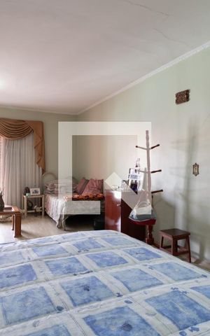 Casa à venda com 200m², 2 quartos e 2 vagasSuíte