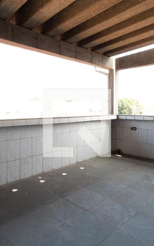 Casa à venda com 200m², 2 quartos e 2 vagasChurrasqueira