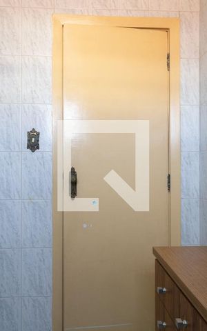 Casa à venda com 200m², 2 quartos e 2 vagasBanheiro 2