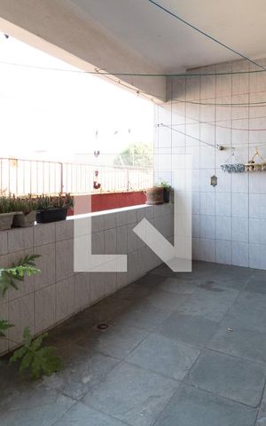 Casa à venda com 200m², 2 quartos e 2 vagasLavanderia