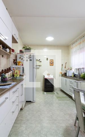 Casa à venda com 200m², 2 quartos e 2 vagasCozinha