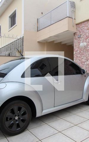 Casa à venda com 200m², 2 quartos e 2 vagas Casa à venda com 200m², 2 quartos e 2 vagasÁrea comum