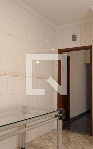 Casa à venda com 200m², 2 quartos e 2 vagas Casa à venda com 200m², 2 quartos e 2 vagasCozinha