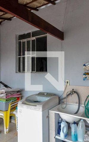 Casa à venda com 360m², 4 quartos e 6 vagas Casa à venda com 360m², 4 quartos e 6 vagasÁrea de Serviço