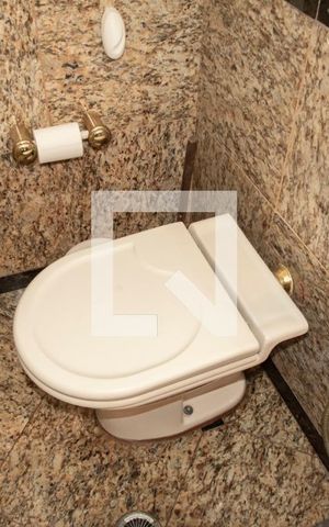 Casa à venda com 460m², 4 quartos e 6 vagas Casa à venda com 460m², 4 quartos e 6 vagasLavabo da Sala de Jantar