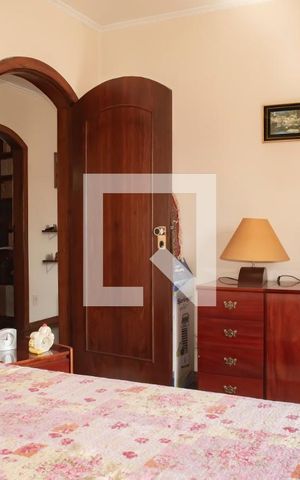 Casa à venda com 460m², 4 quartos e 6 vagas Casa à venda com 460m², 4 quartos e 6 vagasSuíte 2
