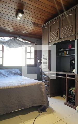 Casa à venda com 380m², 4 quartos e 2 vagas Casa à venda com 380m², 4 quartos e 2 vagasQuarto 2 - Armários