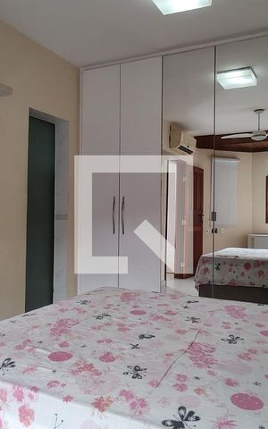 Casa à venda com 380m², 4 quartos e 2 vagas Casa à venda com 380m², 4 quartos e 2 vagasQuarto 4 - Armários