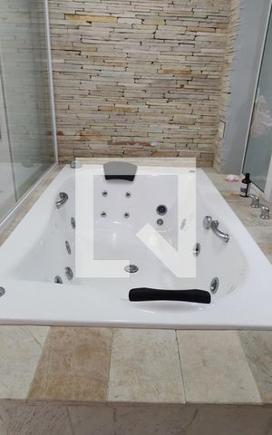 Casa à venda com 380m², 4 quartos e 2 vagas Casa à venda com 380m², 4 quartos e 2 vagasBanheiro da Suíte 1