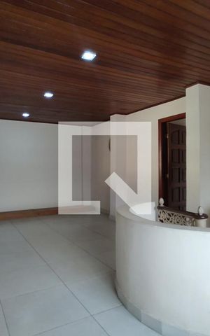 Casa à venda com 380m², 4 quartos e 2 vagas Casa à venda com 380m², 4 quartos e 2 vagasSala 3