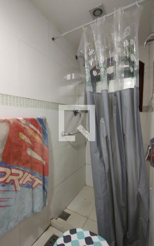 Casa à venda com 380m², 4 quartos e 2 vagasBanheiro da Suíte 