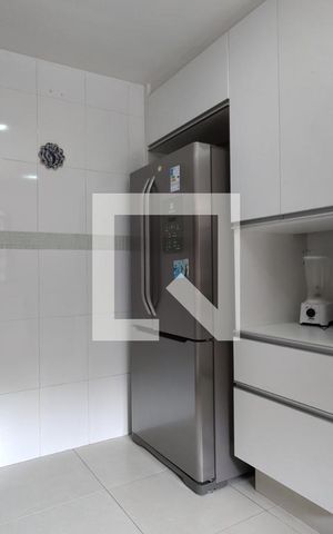 Casa à venda com 380m², 4 quartos e 2 vagas Casa à venda com 380m², 4 quartos e 2 vagasCozinha - Armários