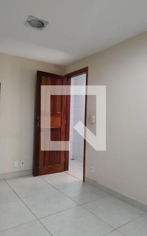 Casa à venda com 380m², 4 quartos e 2 vagas Casa à venda com 380m², 4 quartos e 2 vagasQuarto 5
