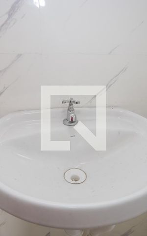 Apartamento à venda com 31m², 2 quartos e sem vaga Apartamento à venda com 31m², 2 quartos e sem vagaBanheiro
