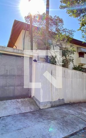Casa à venda com 420m², 4 quartos e 5 vagasFachada