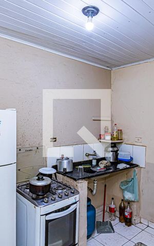 Casa à venda com 300m², 6 quartos e sem vaga Casa à venda com 300m², 6 quartos e sem vagaCozinha