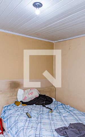Casa à venda com 300m², 6 quartos e sem vaga Casa à venda com 300m², 6 quartos e sem vagaSala/Quarto
