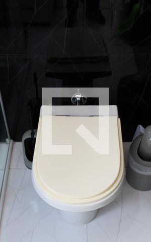 Casa à venda com 150m², 2 quartos e 1 vagaBanheiro 1