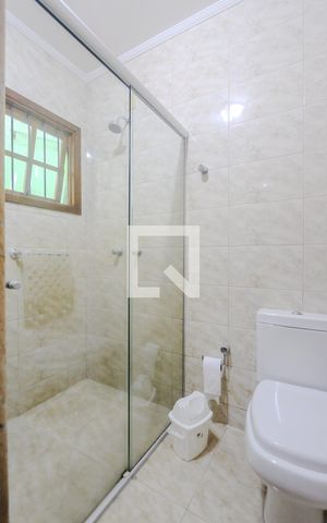 Casa à venda com 120m², 3 quartos e 2 vagas Casa à venda com 120m², 3 quartos e 2 vagasBanheiro