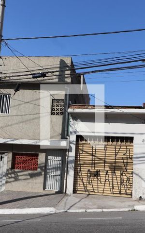 Casa para alugar com 150m², 2 quartos e 3 vagasFachada